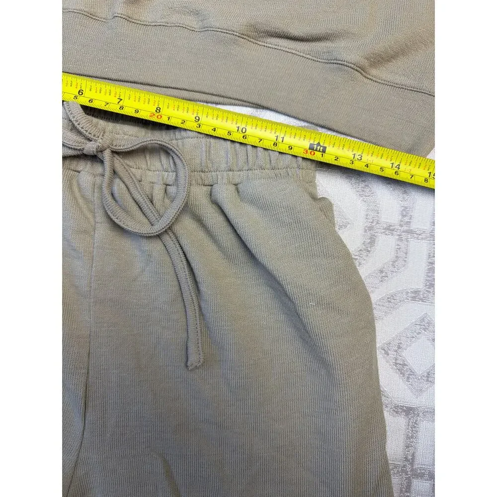 By The River Cozy Life Two-Pc Lounge Set Size M Women’s Long‎ Sleeve Top  Shorts